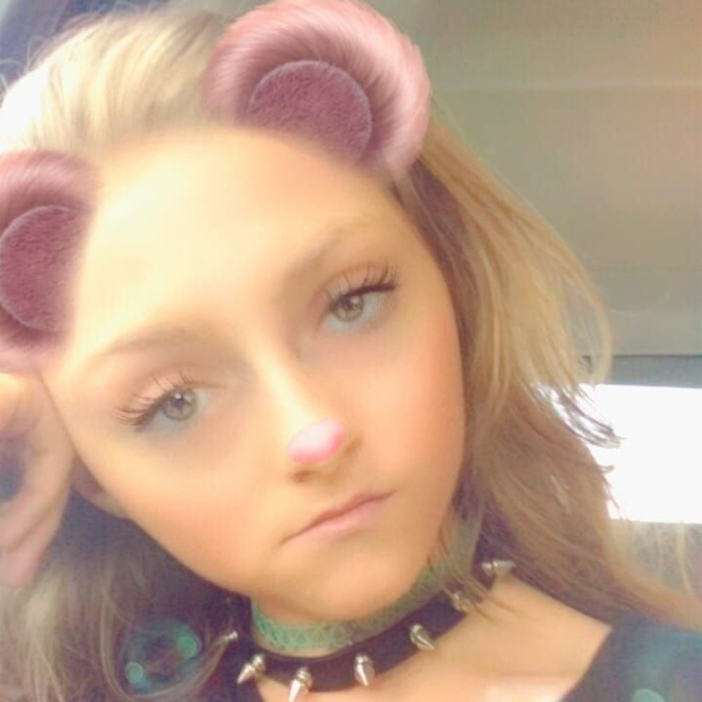 Meet your Posher, Chloe